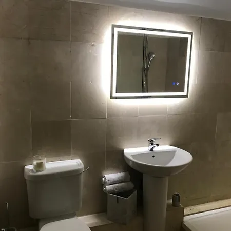 Beautiful Penthouse 18 *